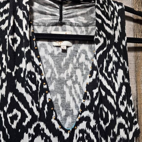 Soul Revival Black and White All Over Print Beaded Tank Top NWT - Picture 2 of 6